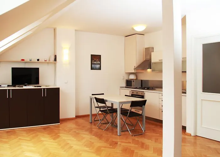 Kostnické Square Apartmán *