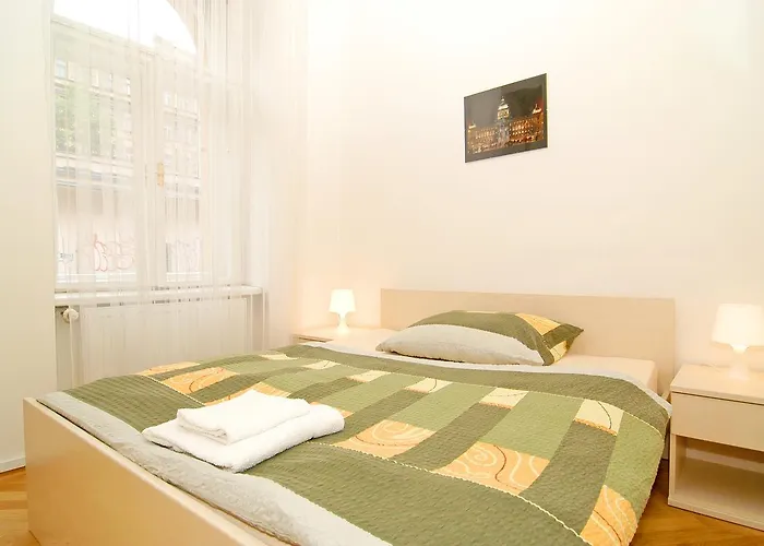 Kostnické Square Apartmán *
