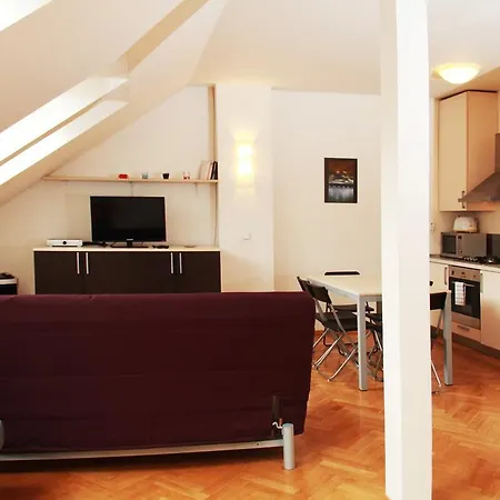 Kostnicke Square Apartment