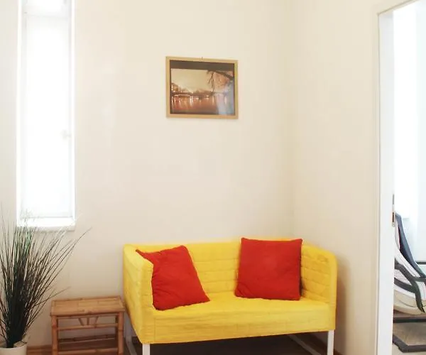 코스트니츠케 스퀘어 *